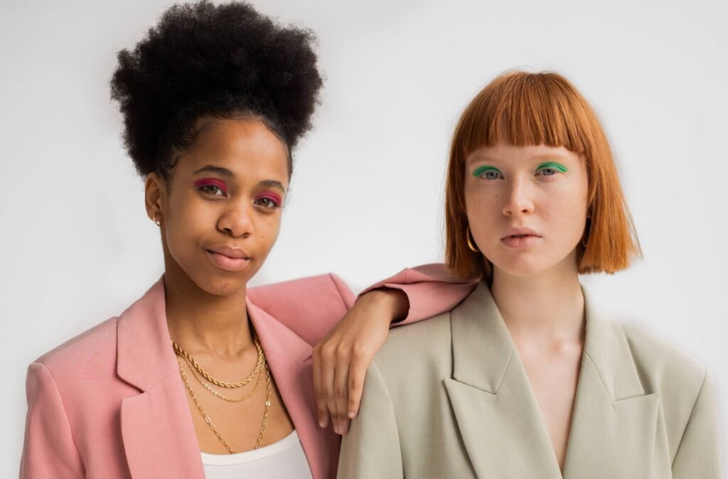 Techniques and tricks for a glamorous and modern look